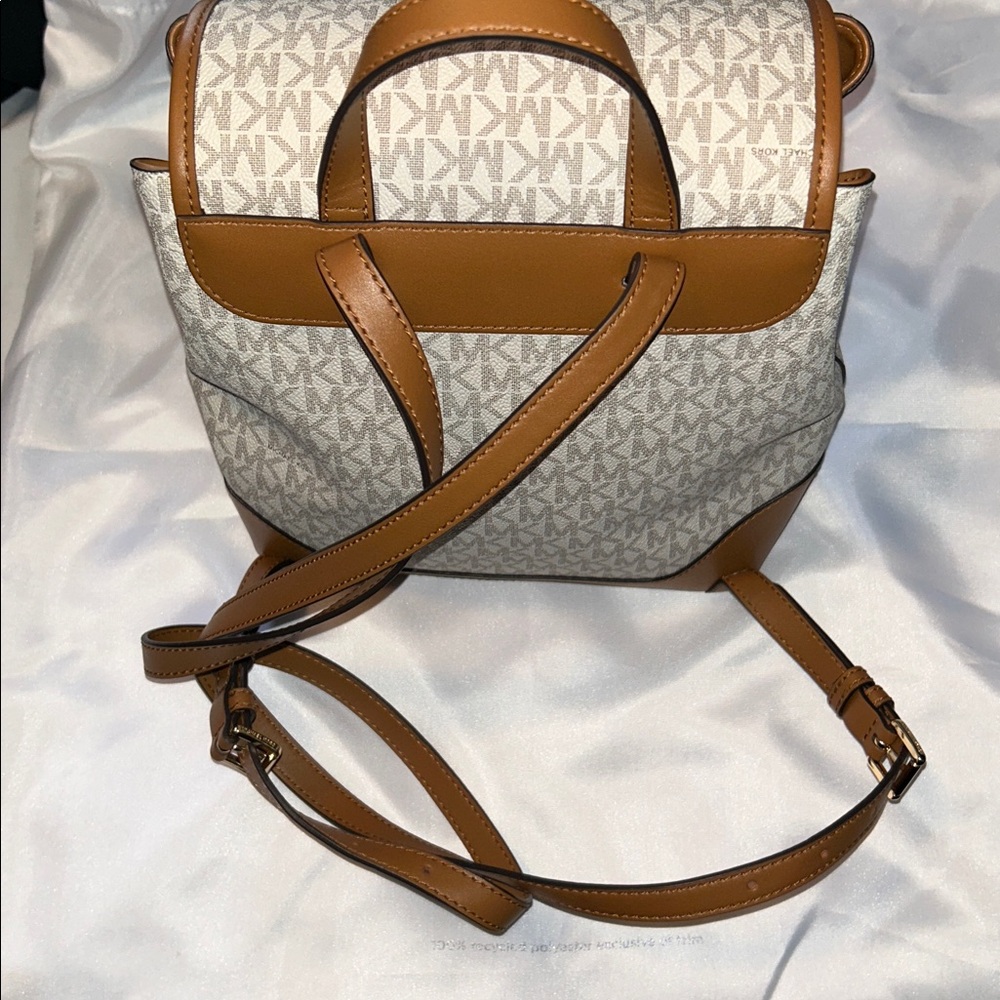 Michael Kors Vanilla/Acorn Harrison Medium Saffiano Leather Signature  Backpack - Picture 16 of 16